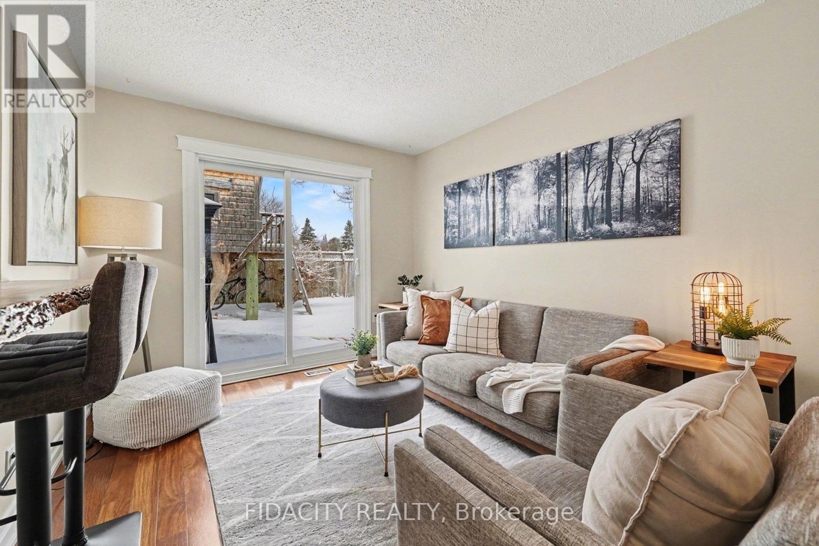 28 Glamorgan Drive, Ottawa, Ontario  K2L 1P9 - Photo 6 - X12967944