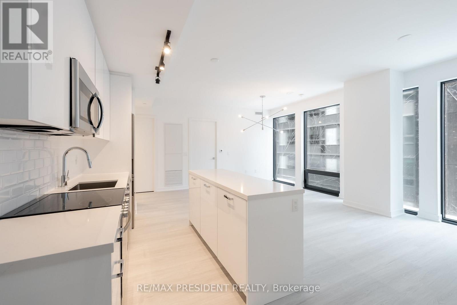 302 - 284 King Street, Toronto, Ontario  M5A 0K3 - Photo 2 - C12965292