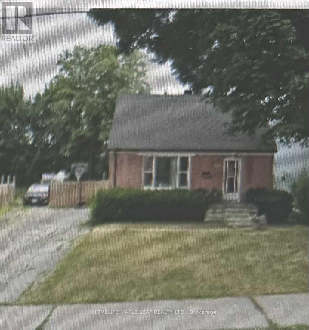 135 ALLENBY AVENUE, Toronto, Ontario