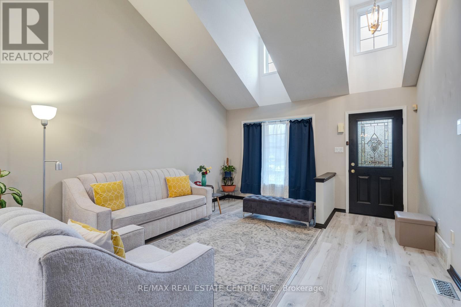 103 Biscayne Crescent, Orangeville, Ontario  L9W 5E5 - Photo 9 - W12957856