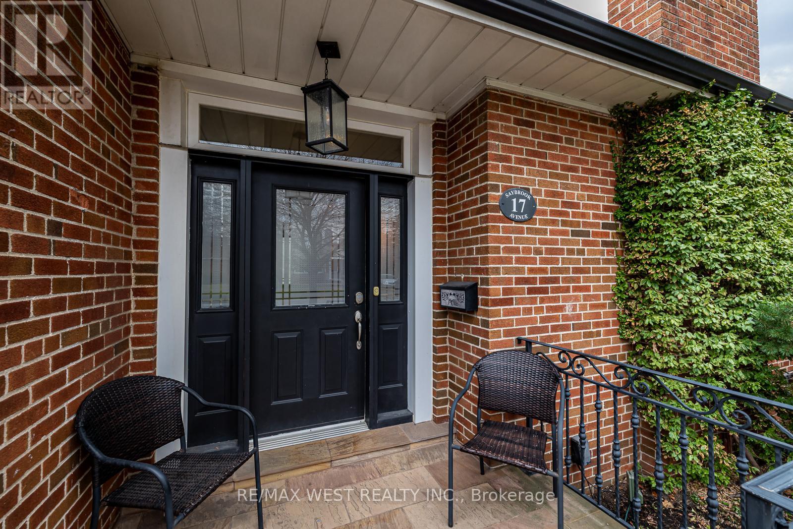 17 Saybrook Avenue, Toronto, Ontario  M8Z 2V3 - Photo 4 - W12960136