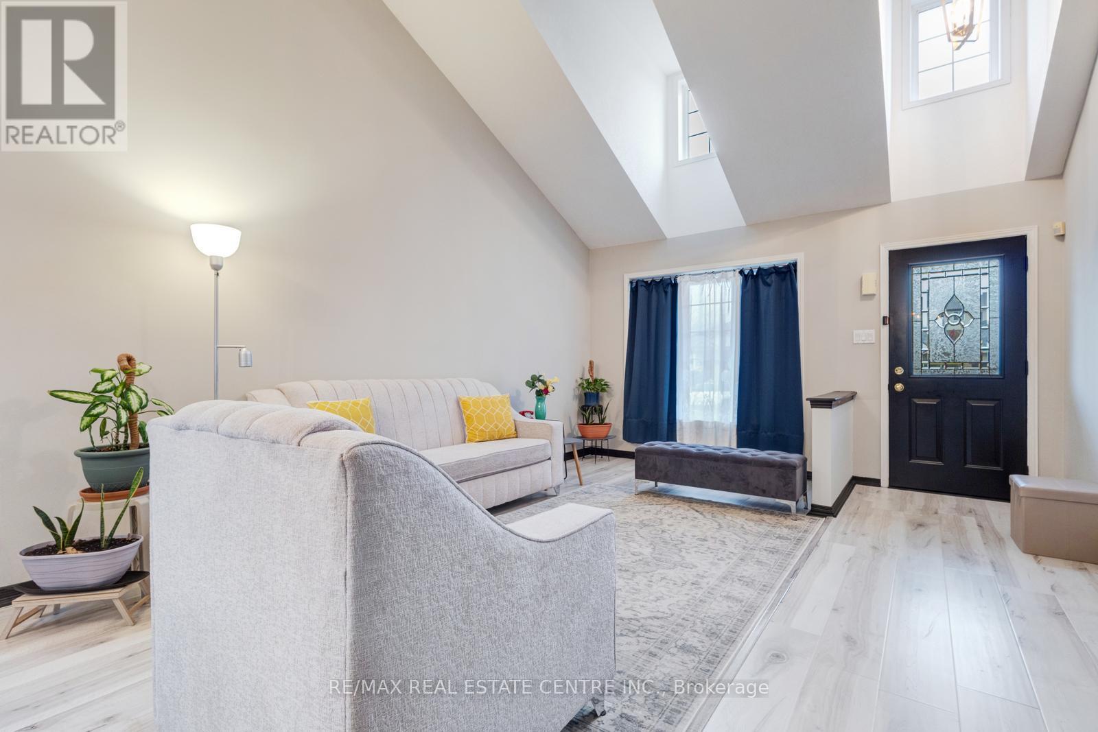 103 Biscayne Crescent, Orangeville, Ontario  L9W 5E5 - Photo 8 - W12957856