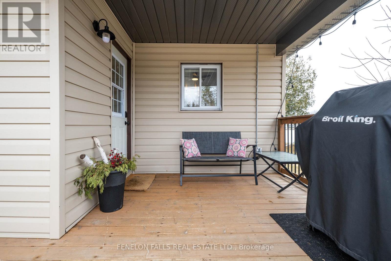 30 Jones Avenue, Kawartha Lakes, Ontario  K0M 1G0 - Photo 11 - X12967894