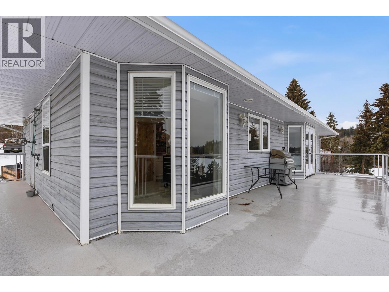 2448 Clara Road, 150 Mile House, British Columbia  V0K 2G0 - Photo 32 - R3097640