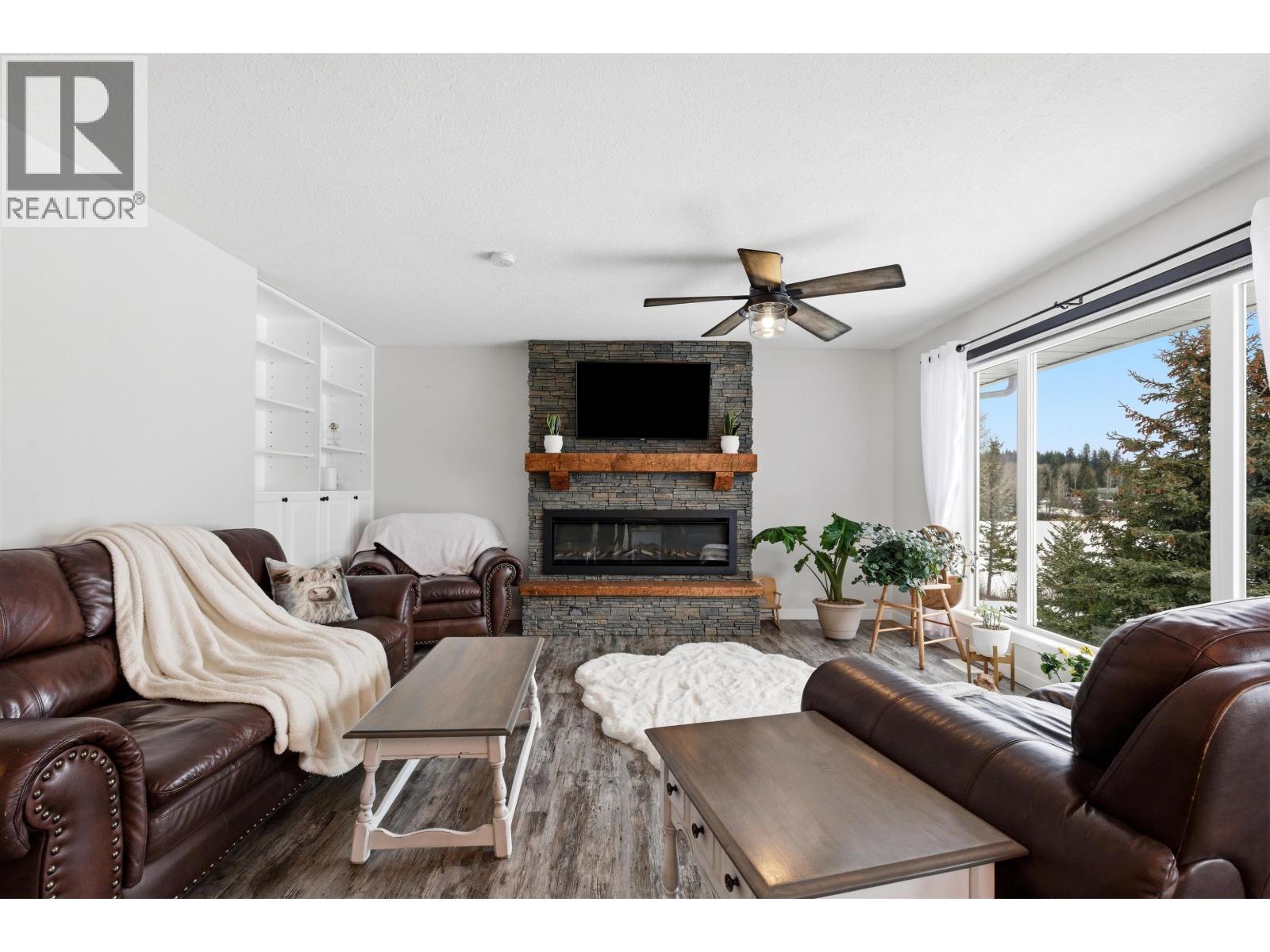 2448 Clara Road, 150 Mile House, British Columbia  V0K 2G0 - Photo 10 - R3097640