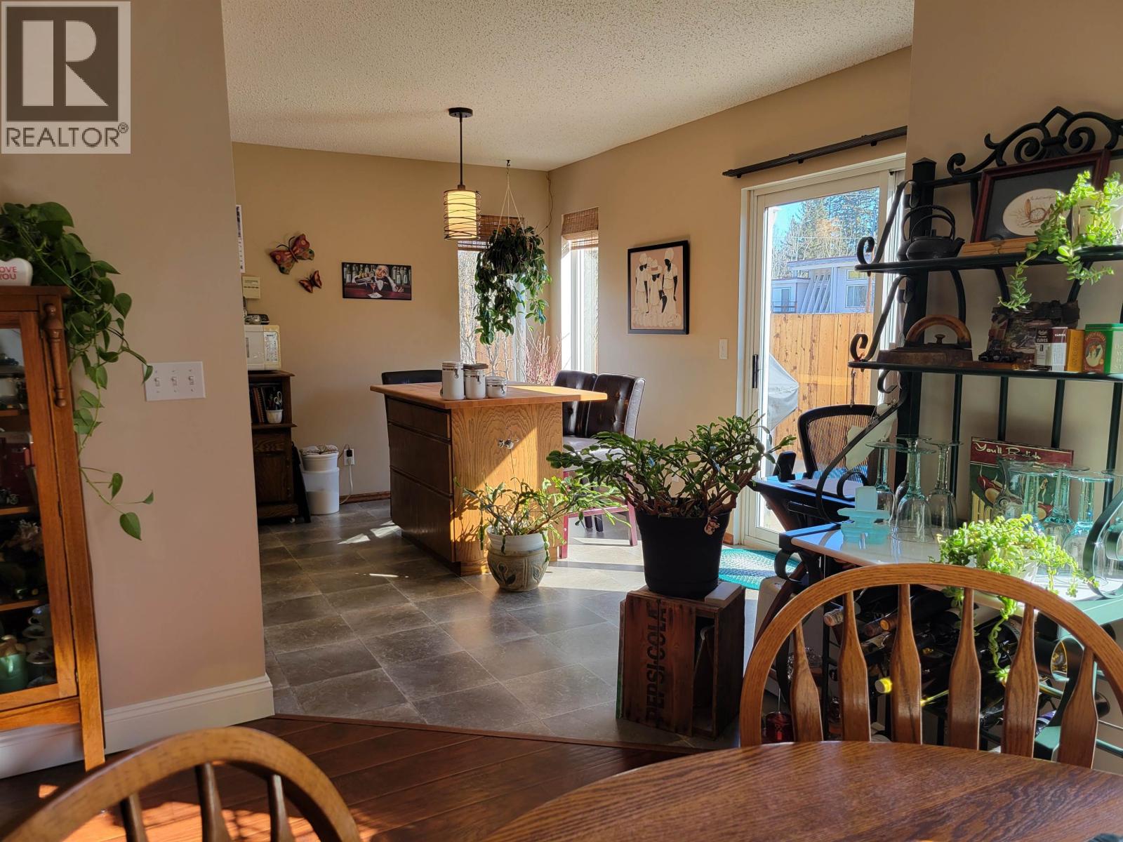 2480 Silversmith Avenue, Vanderhoof, British Columbia  V0J 3A0 - Photo 10 - R3106587