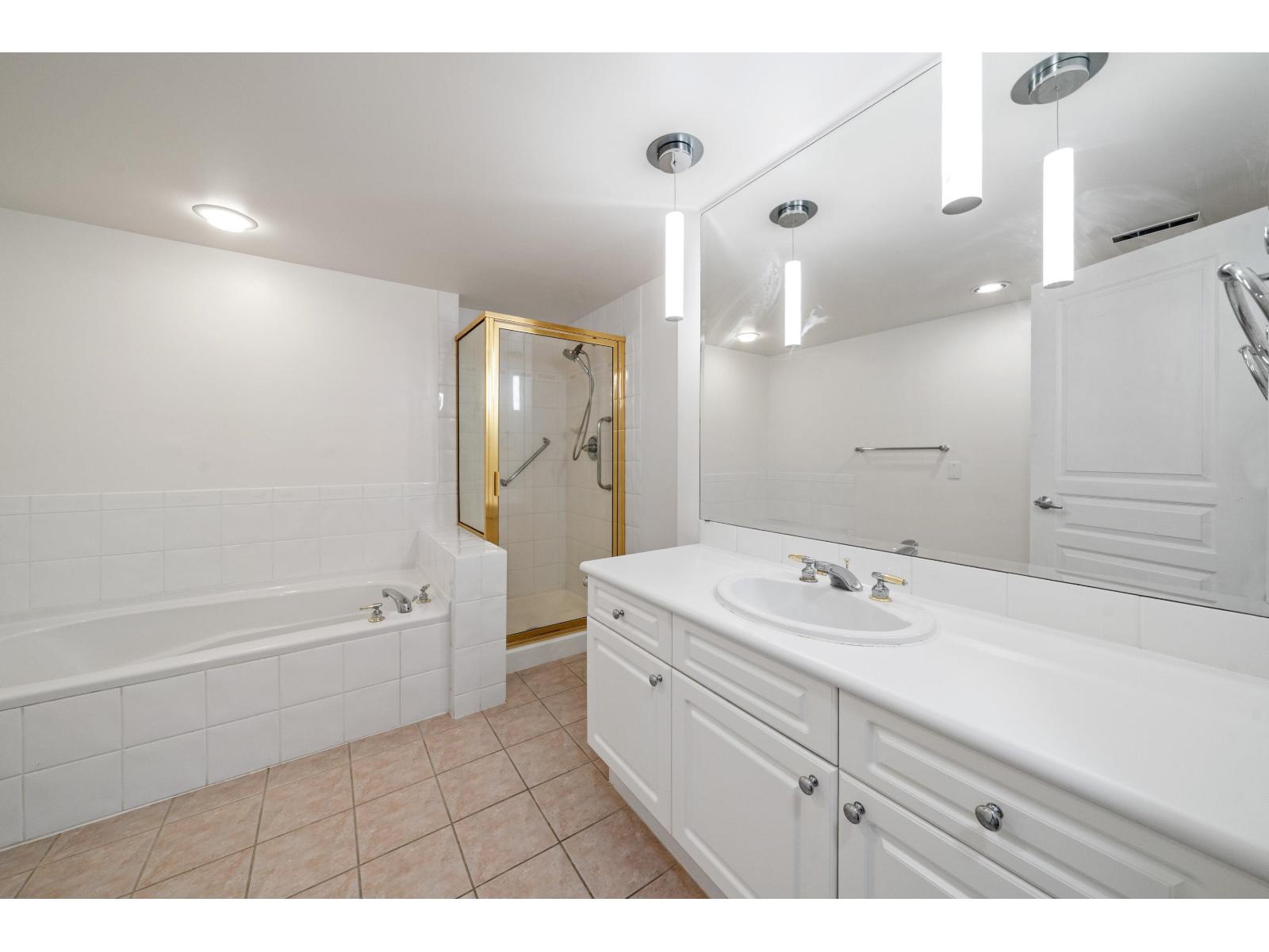 303 15466 North Bluff Road, White Rock, British Columbia  V4B 3G1 - Photo 19 - R3107703