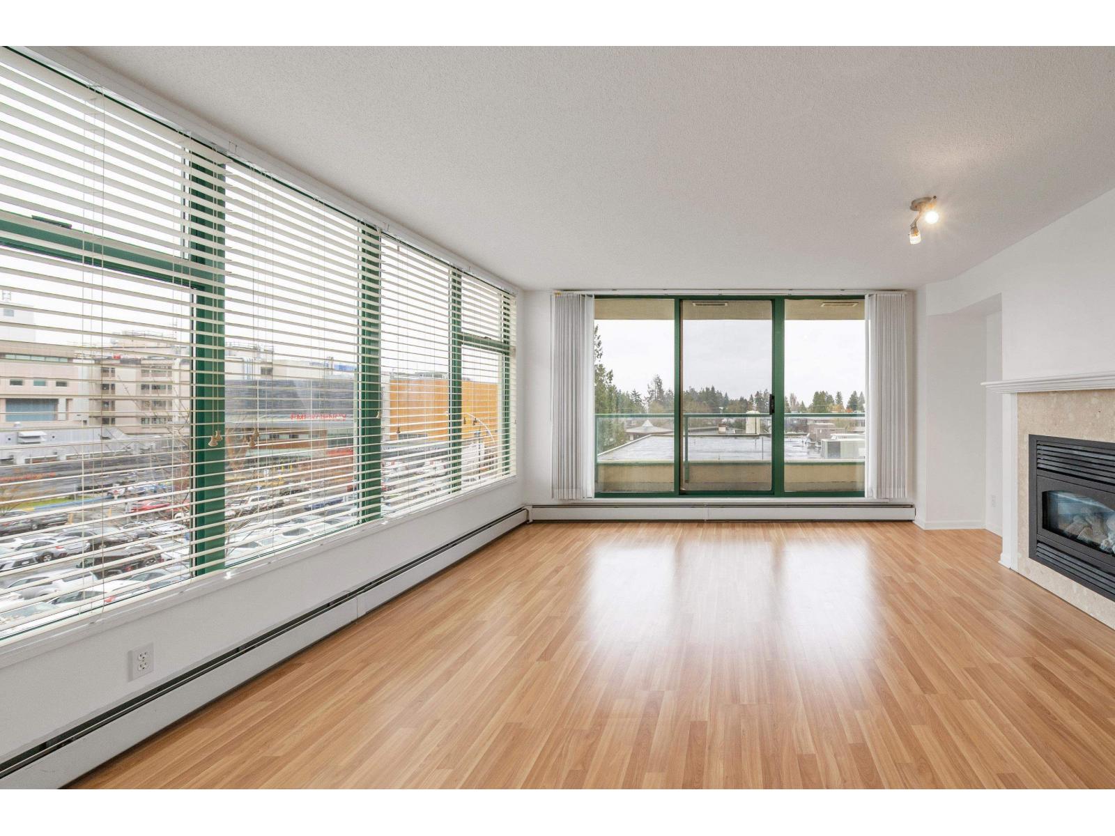 303 15466 North Bluff Road, White Rock, British Columbia  V4B 3G1 - Photo 6 - R3107703