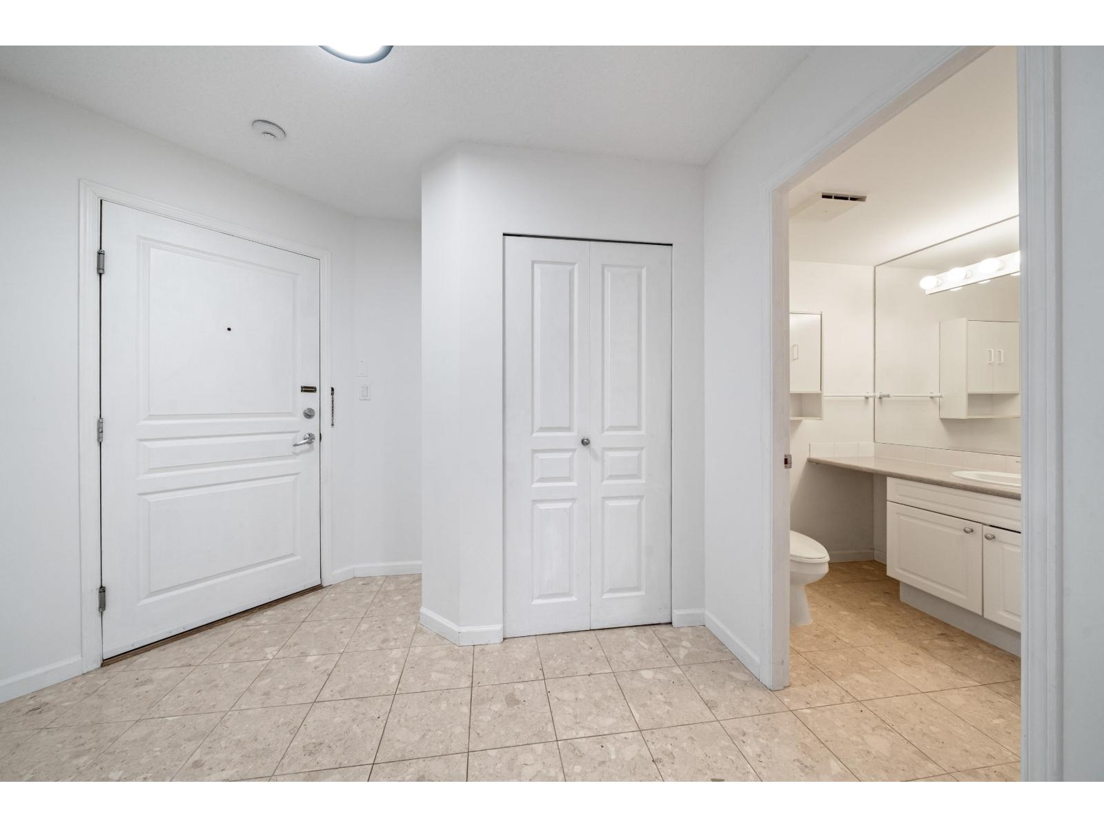 303 15466 North Bluff Road, White Rock, British Columbia  V4B 3G1 - Photo 25 - R3107703