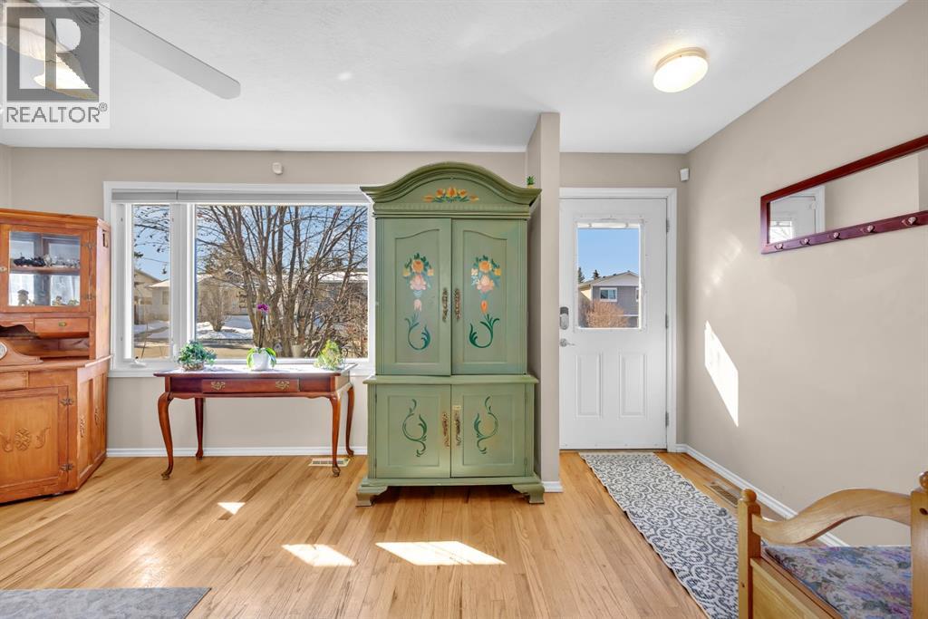 36 Alpine Crescent Se, Airdrie, Alberta  T4B 1K8 - Photo 3 - A2297886