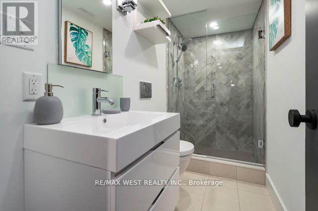 734 Shaw Street, Toronto, Ontario  M6G 3L7 - Photo 46 - C12967862