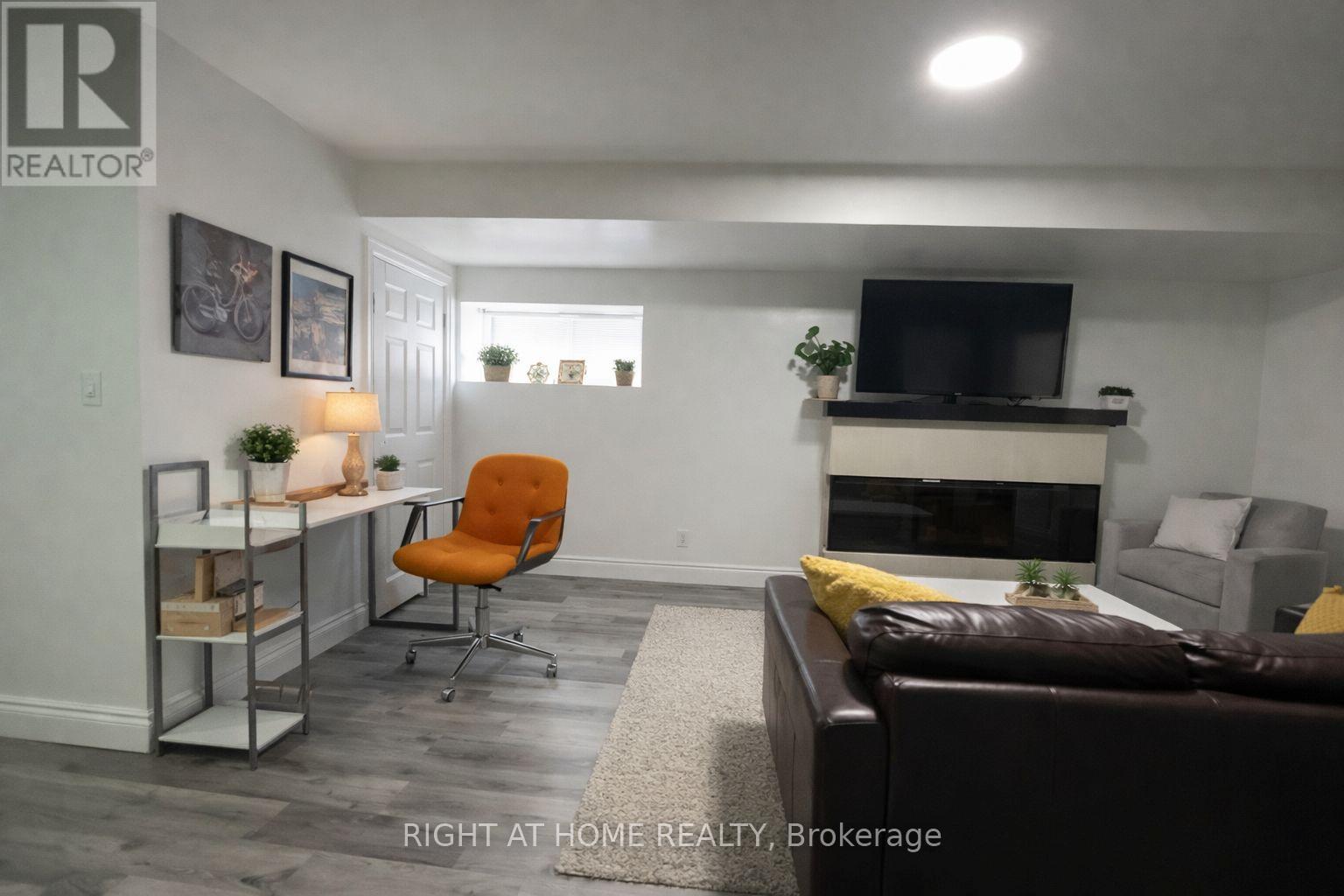 214 Clanton Park Road, Toronto, Ontario  M3H 2G1 - Photo 6 - C12967924