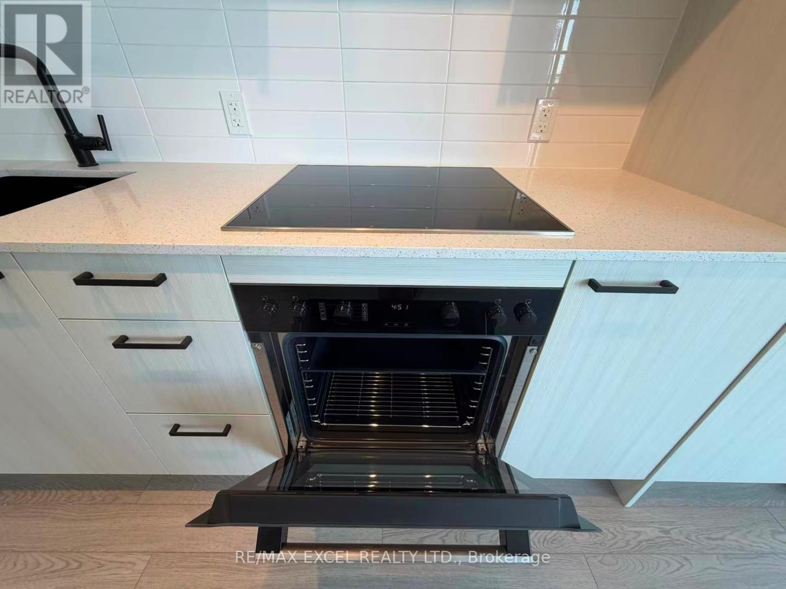 2410 - 1 Quarrington Lane, Toronto, Ontario  M3C 0S4 - Photo 10 - C12967958