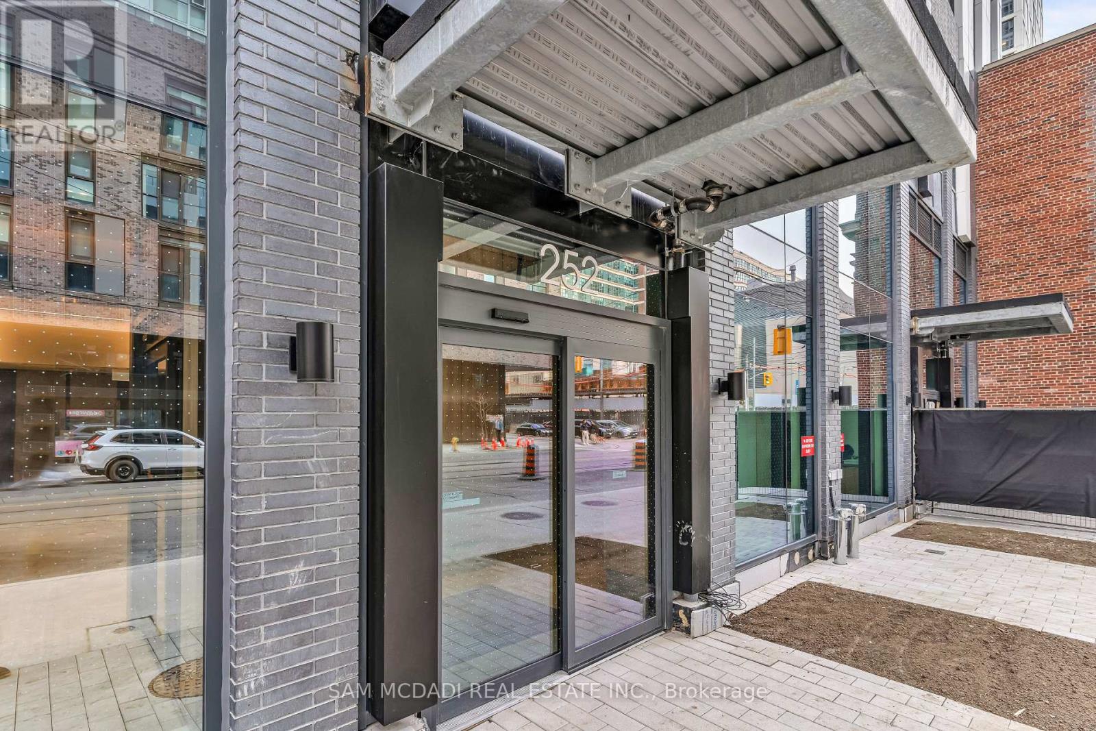 703 - 252 Church Street, Toronto, Ontario  M5B 1Z2 - Photo 3 - C12967966