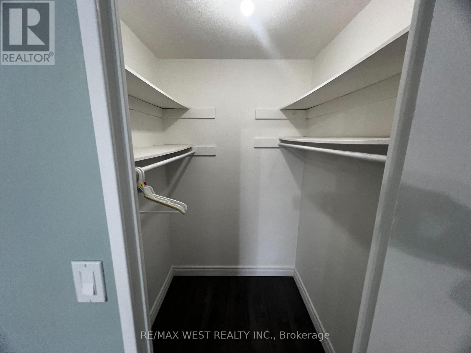 202 - 130 Neptune Drive, Toronto, Ontario  M6A 1X5 - Photo 12 - C12967970