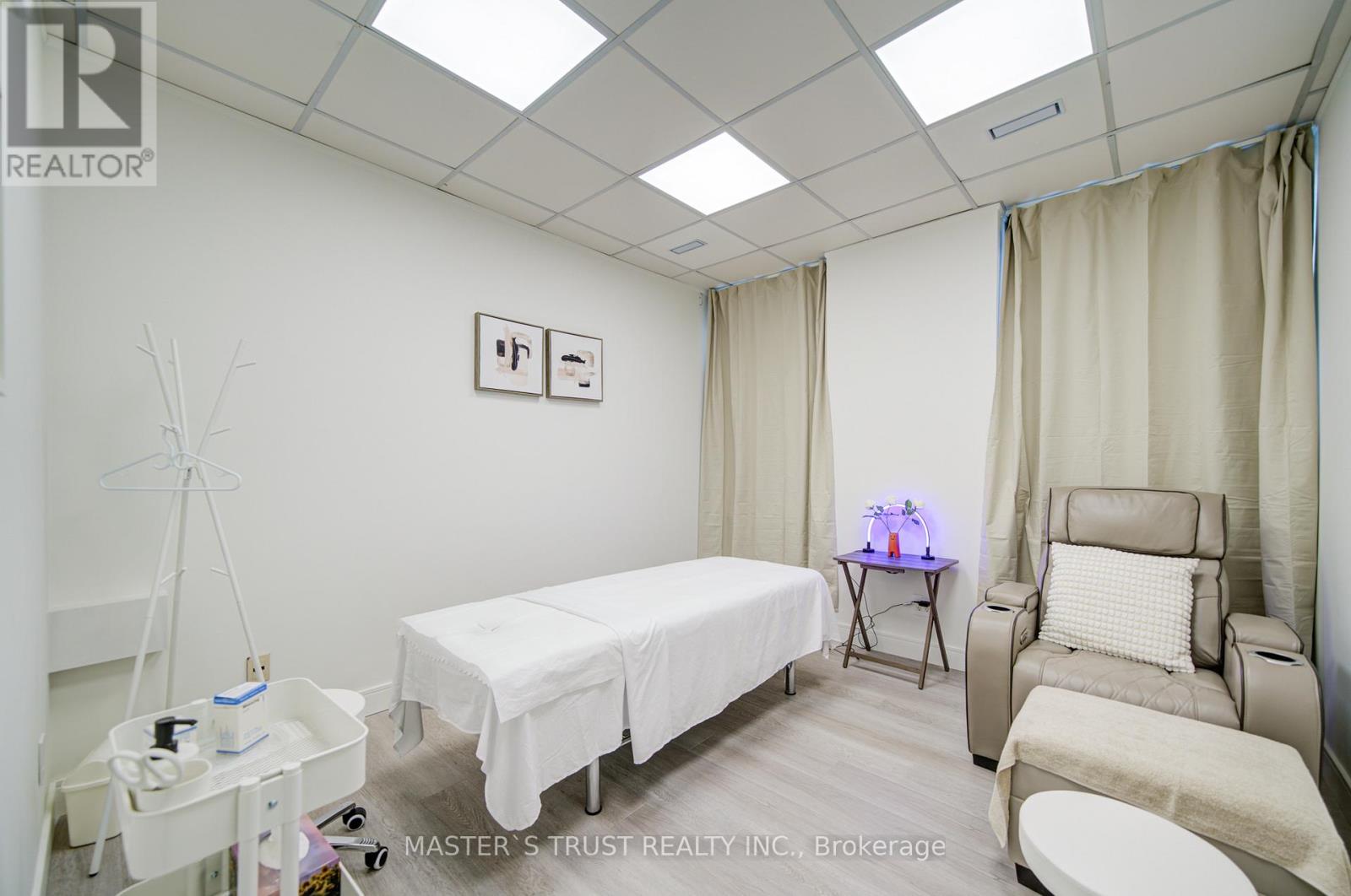 2nd Floor - 1300 Bay Street, Toronto, Ontario  M5R 3K8 - Photo 17 - C12967974