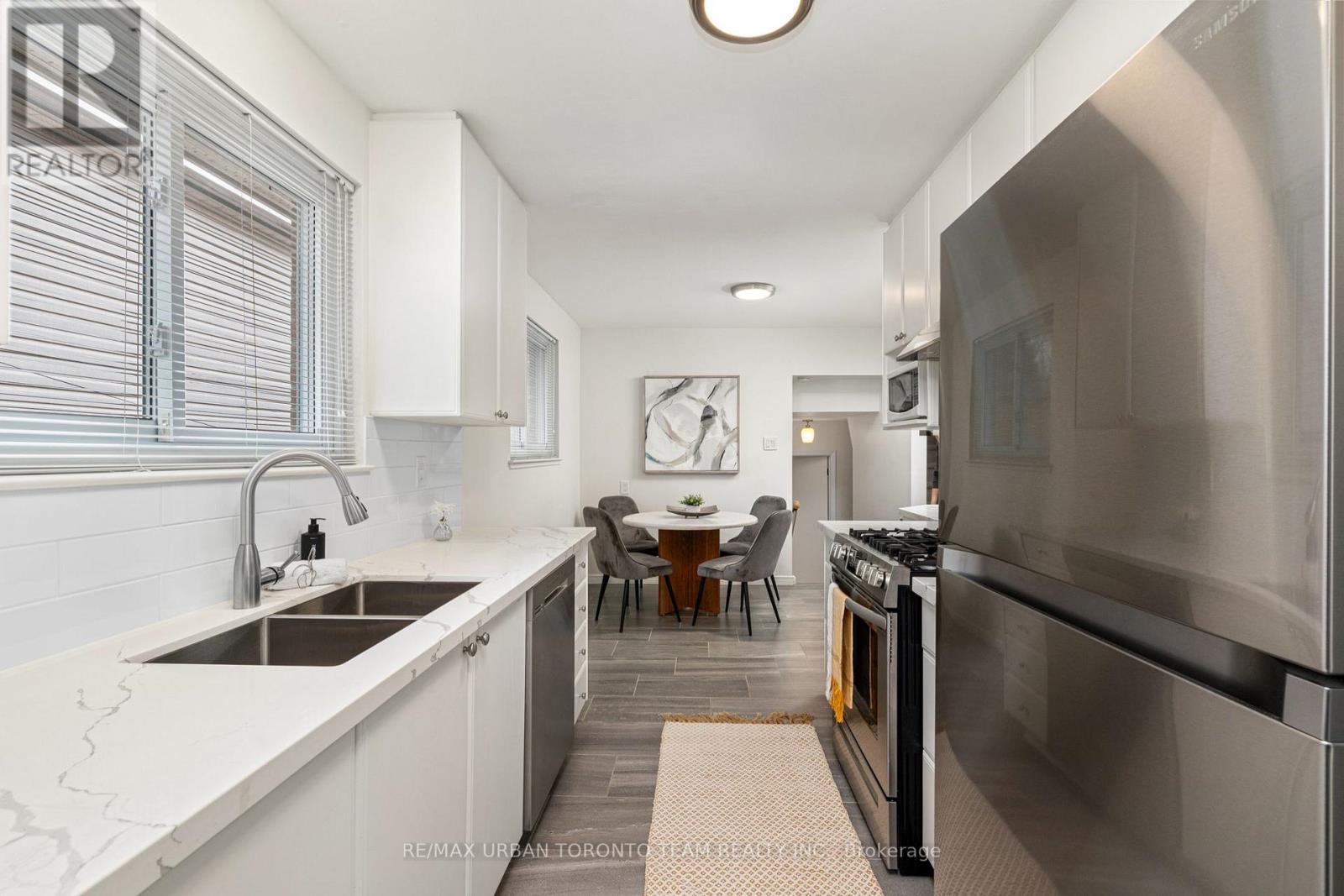 57 Bledlow Manor Drive, Toronto, Ontario  M1E 1B1 - Photo 11 - E12967892