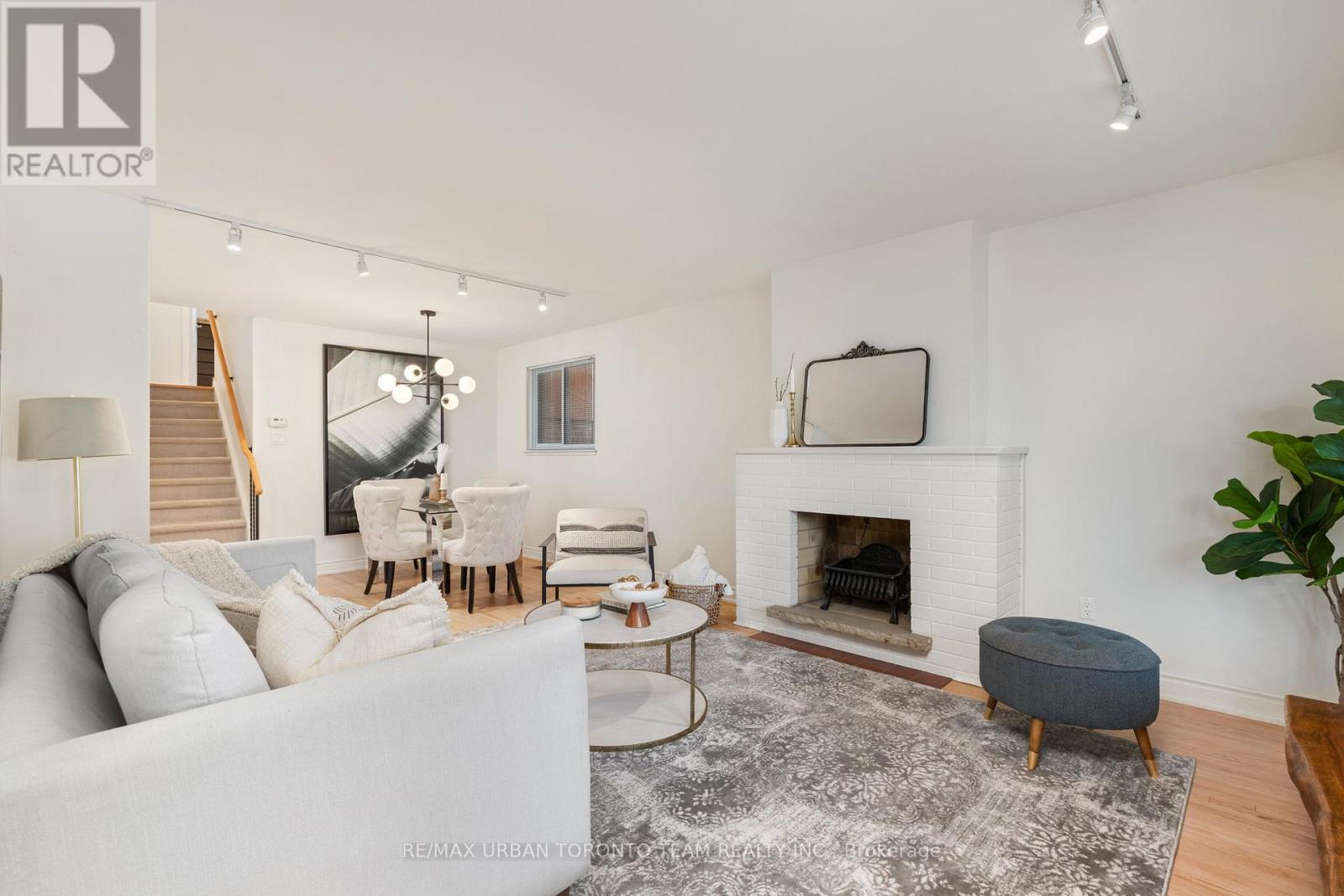 57 Bledlow Manor Drive, Toronto, Ontario  M1E 1B1 - Photo 4 - E12967892