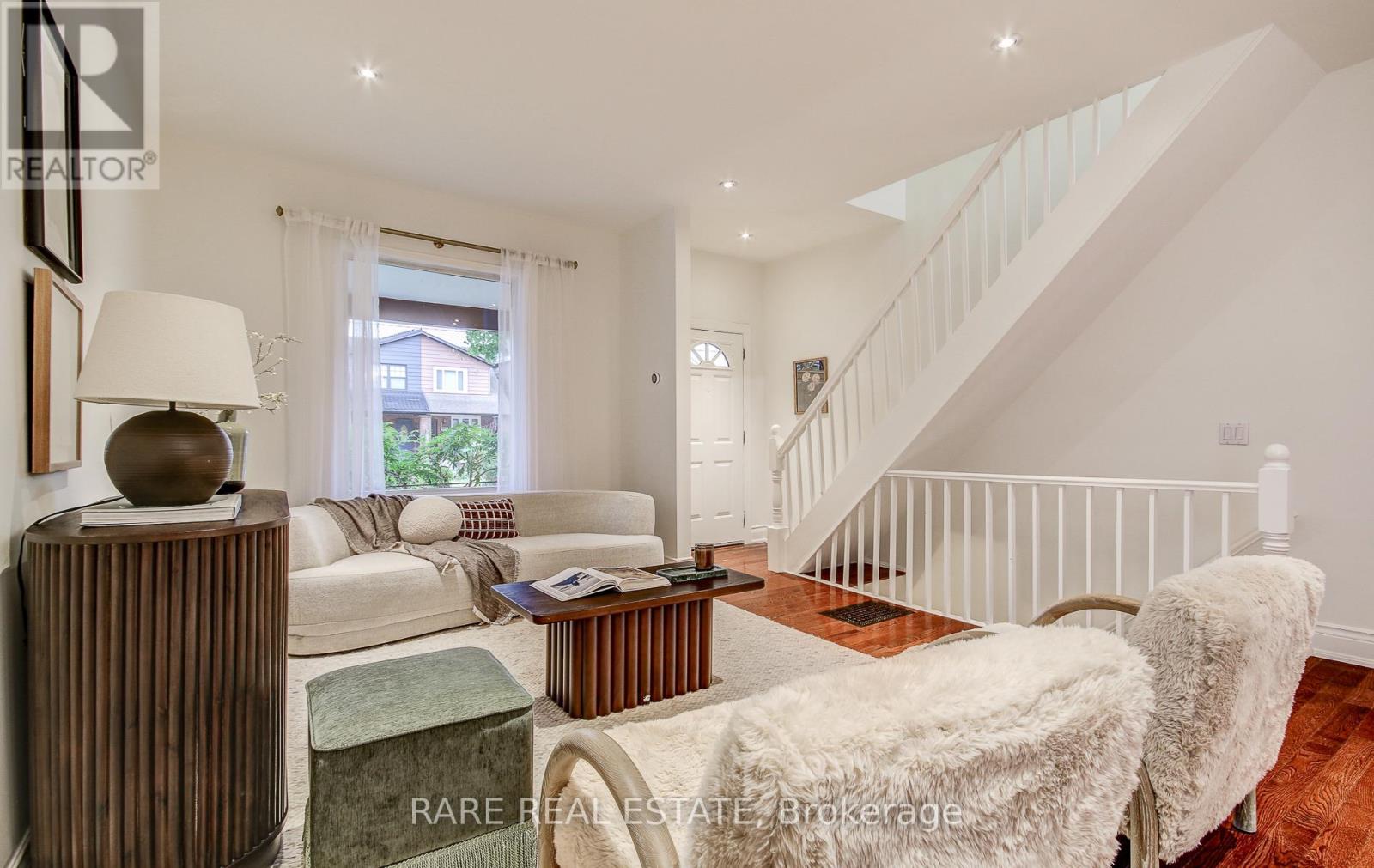 965 Logan Avenue, Toronto, Ontario  M4K 3E6 - Photo 5 - E12967904