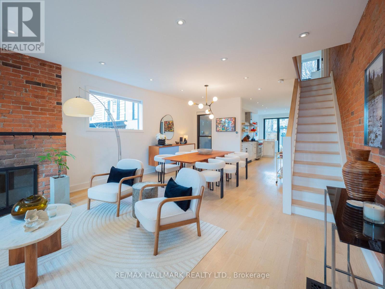 192 Withrow Avenue, Toronto, Ontario  M4K 1E1 - Photo 4 - E12967908