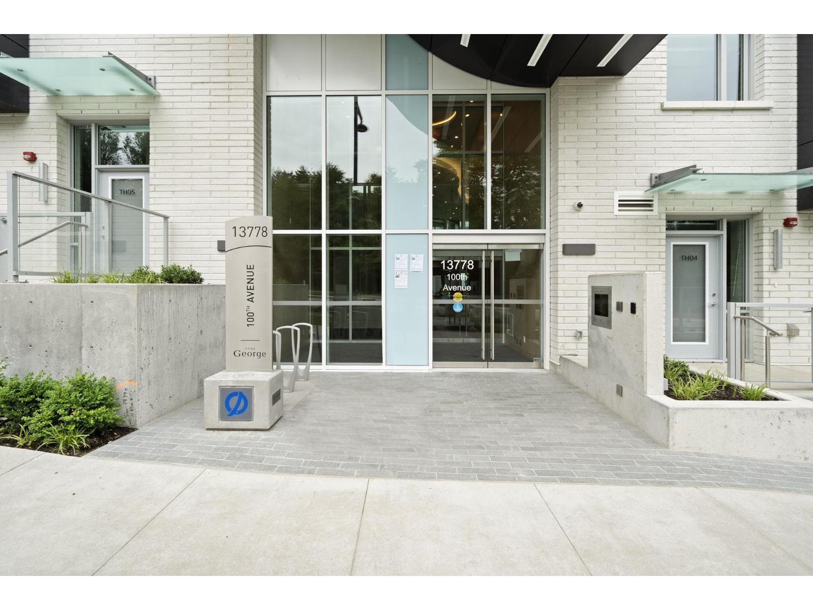 1202 13778 100 Avenue, Surrey, British Columbia  V3T 0V3 - Photo 3 - R3108003