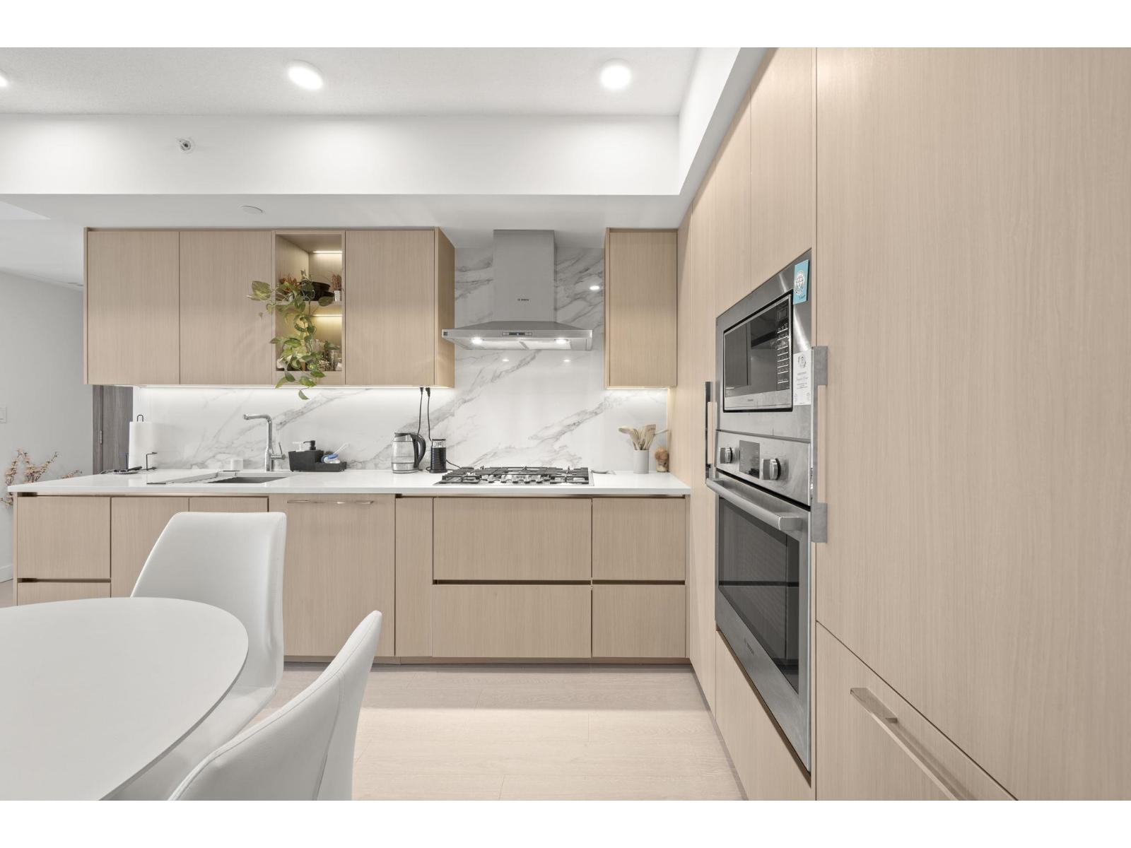 1202 13778 100 Avenue, Surrey, British Columbia  V3T 0V3 - Photo 6 - R3108003