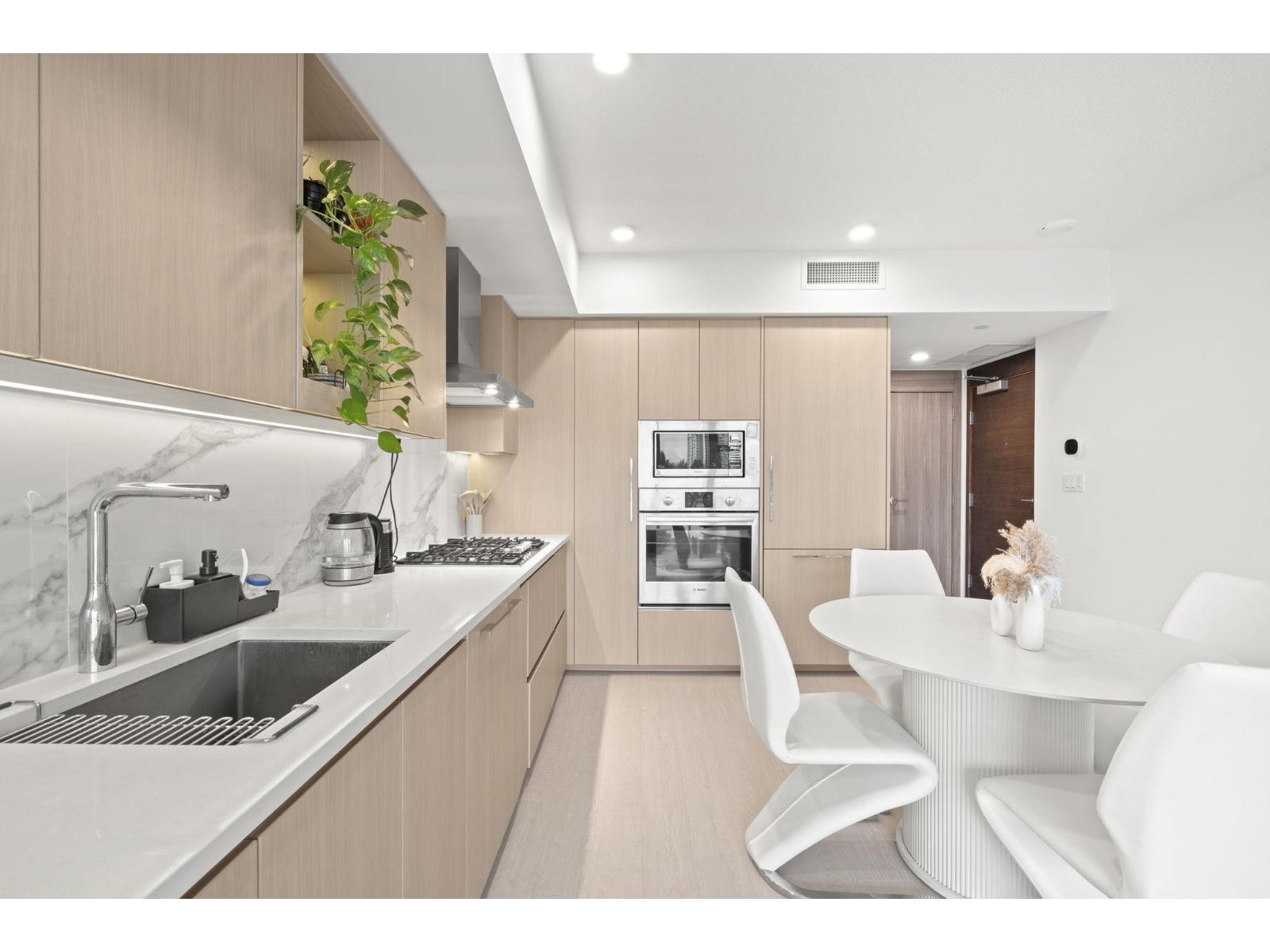 1202 13778 100 Avenue, Surrey, British Columbia  V3T 0V3 - Photo 7 - R3108003