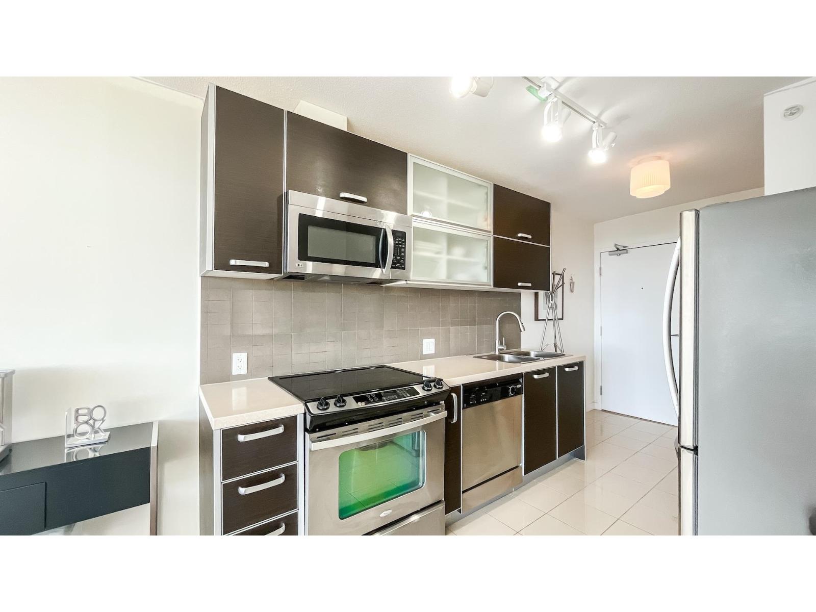 2706 9981 Whalley Boulevard, Surrey, British Columbia  V3T 0G6 - Photo 10 - R3108004