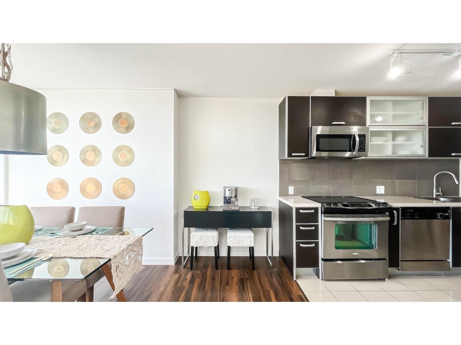 2706 9981 Whalley Boulevard, Surrey, British Columbia  V3T 0G6 - Photo 9 - R3108004