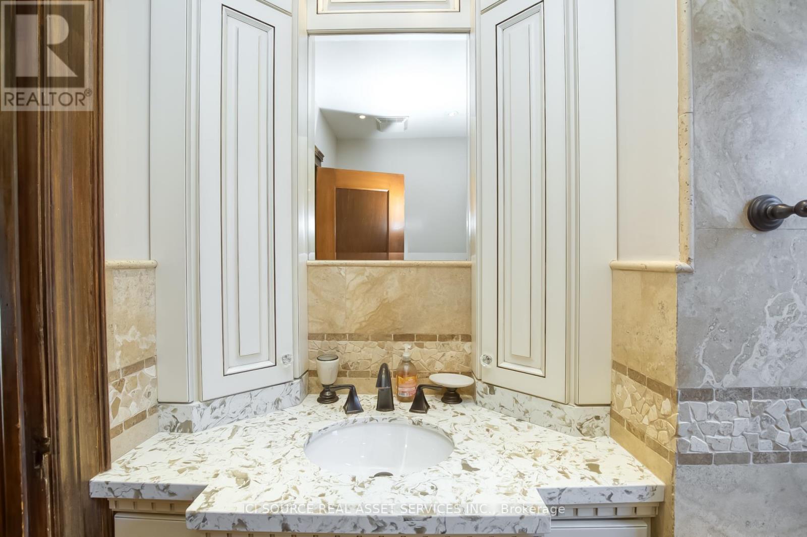 34 Rusholme Drive, Toronto, Ontario  M6J 3J9 - Photo 24 - C12906532