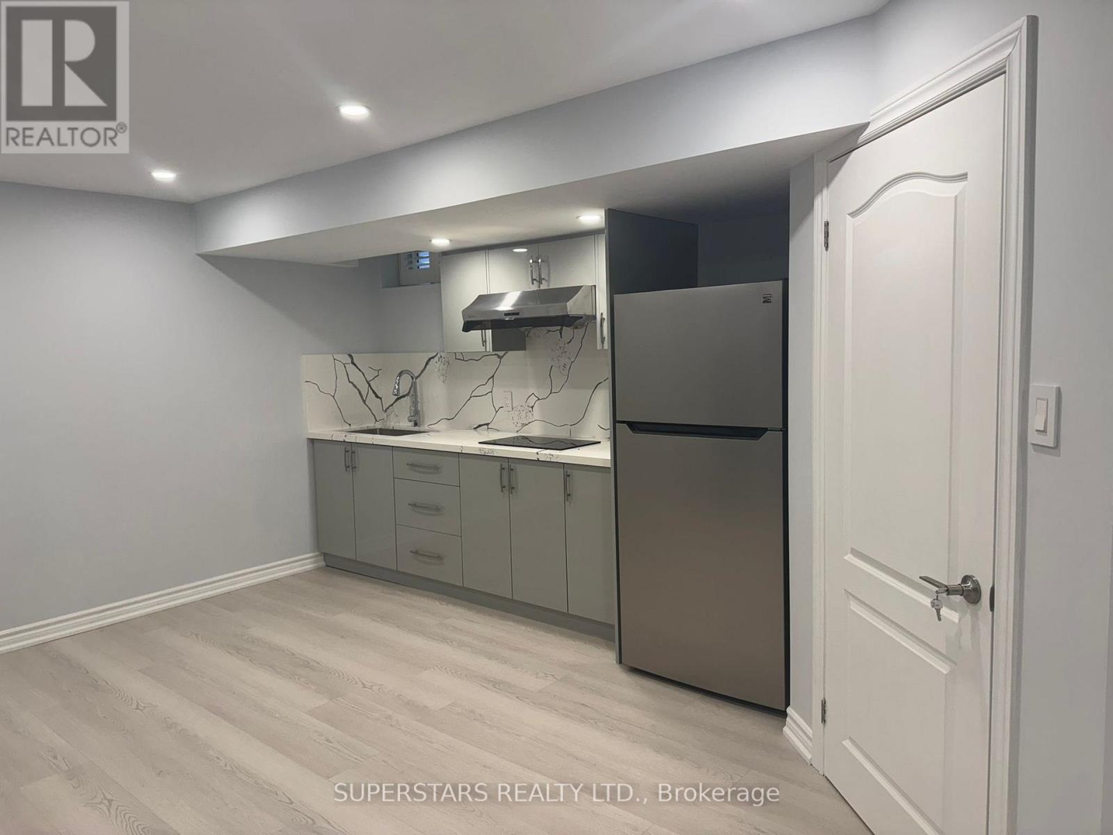 Lower - 30 Hermitage Boulevard, Markham, Ontario  L6E 2H5 - Photo 5 - N12958510