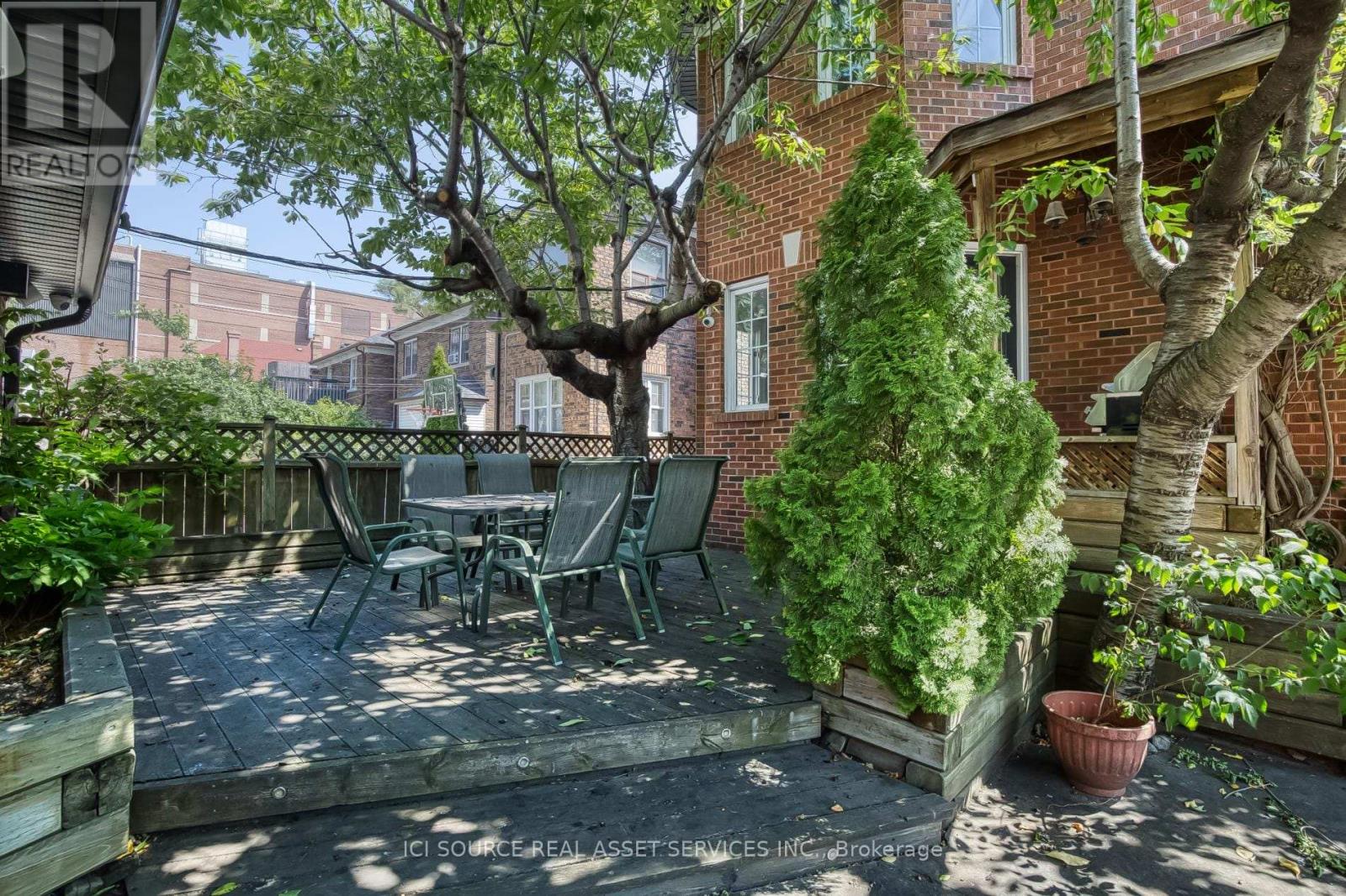 34 Rusholme Drive, Toronto, Ontario  M6J 3J9 - Photo 5 - C12906532