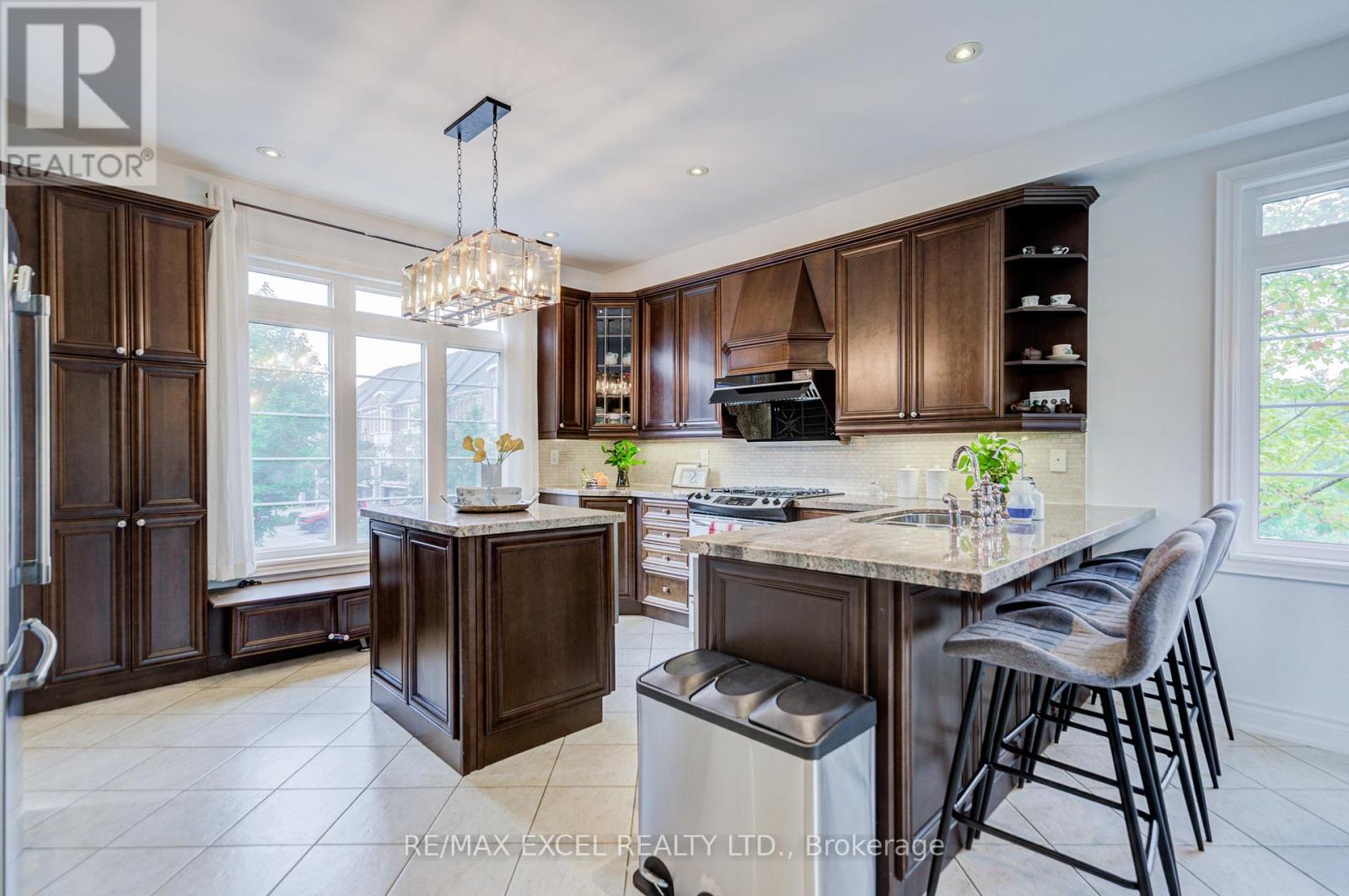 144 Chapman Court, Aurora, Ontario  L4G 0E2 - Photo 17 - N12967888