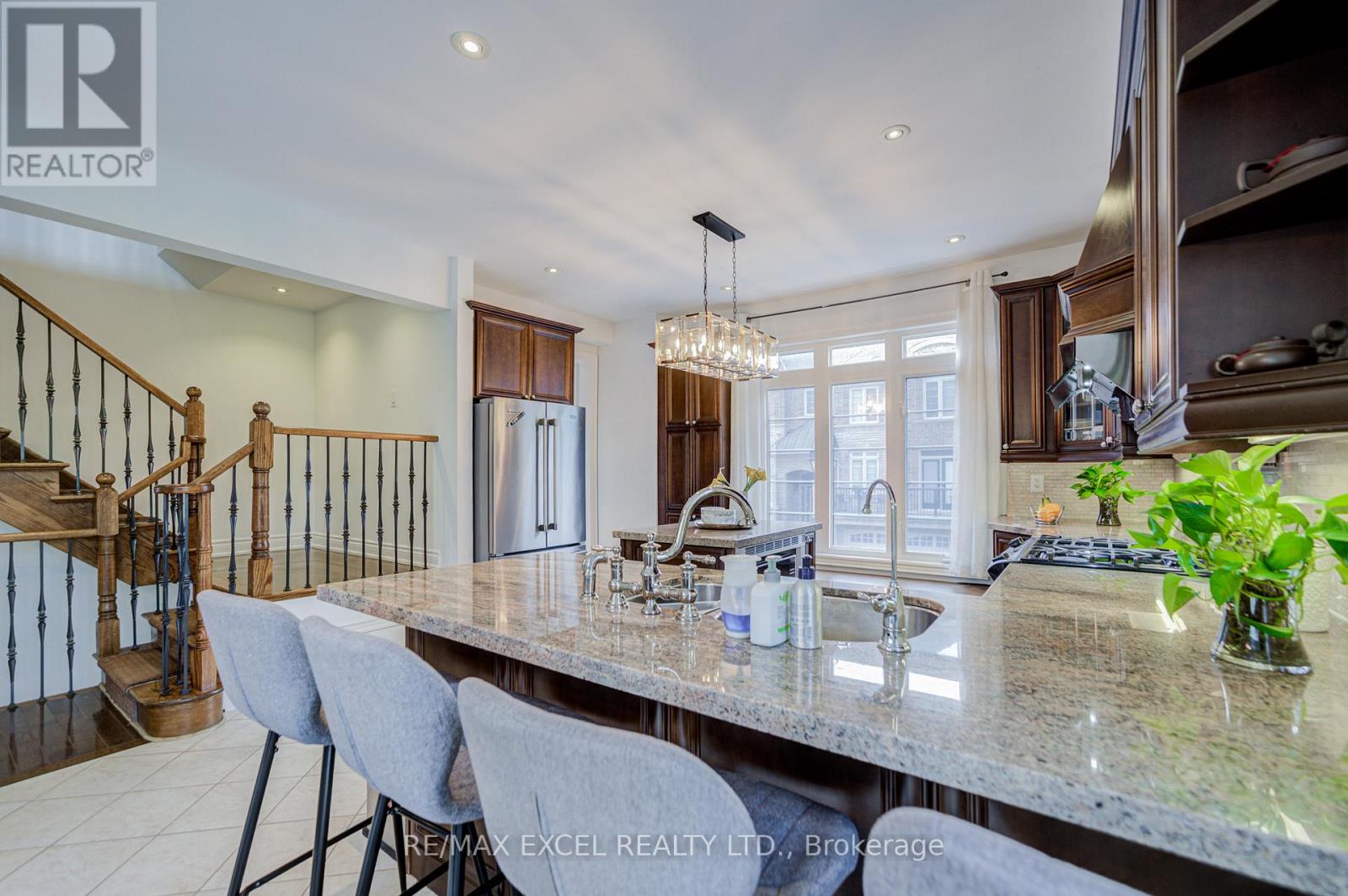 144 Chapman Court, Aurora, Ontario  L4G 0E2 - Photo 19 - N12967888