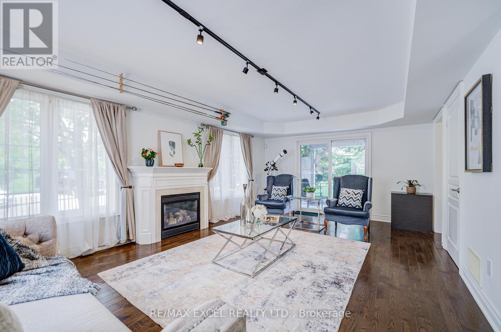 144 Chapman Court, Aurora, Ontario  L4G 0E2 - Photo 6 - N12967888