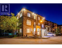 144 CHAPMAN COURT, Aurora, Ontario