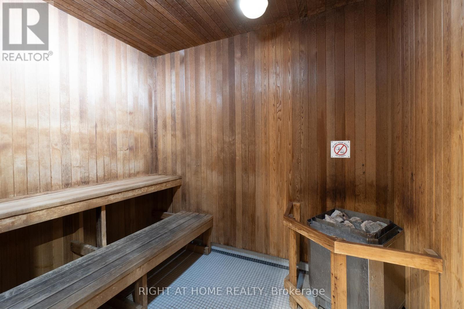 1713 - 310 Burnhamthorpe Road W, Mississauga, Ontario  L5B 4P9 - Photo 37 - W12950288