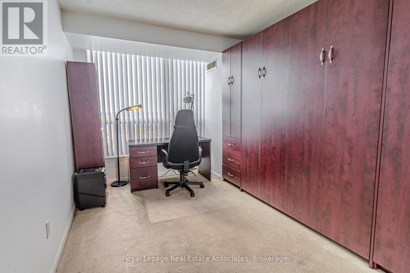 1112 - 12 Laurelcrest Street, Brampton, Ontario  L6S 5Y4 - Photo 13 - W12967856