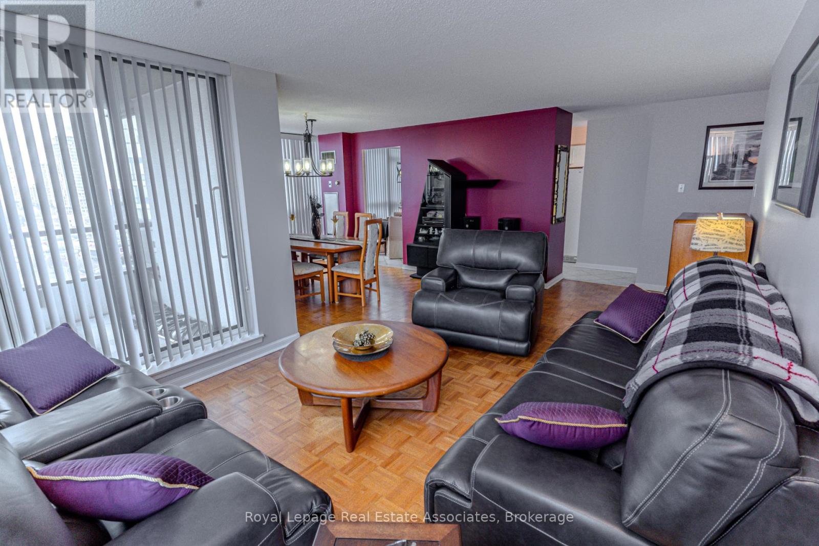 1112 - 12 Laurelcrest Street, Brampton, Ontario  L6S 5Y4 - Photo 6 - W12967856