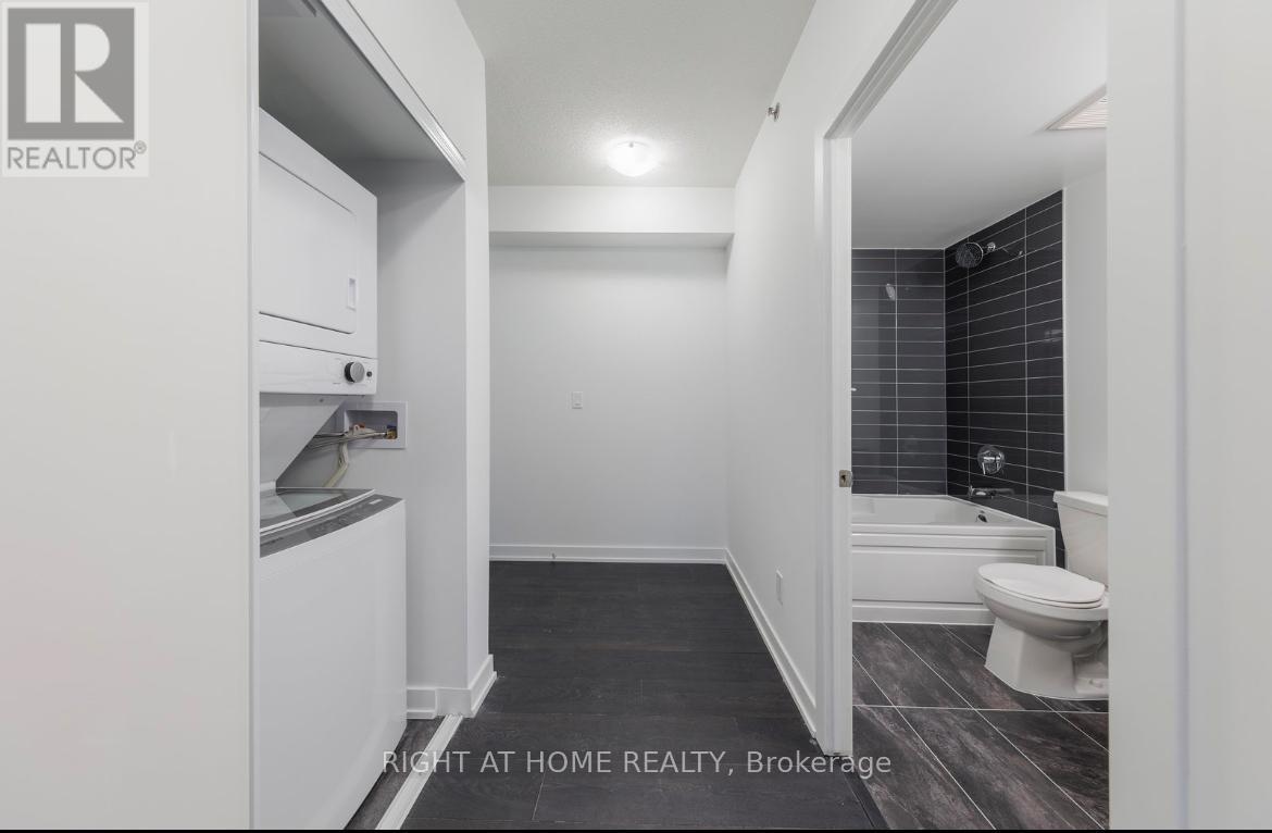 B613 - 3200 Dakota Common, Burlington, Ontario  L7M 2A9 - Photo 7 - W12967884