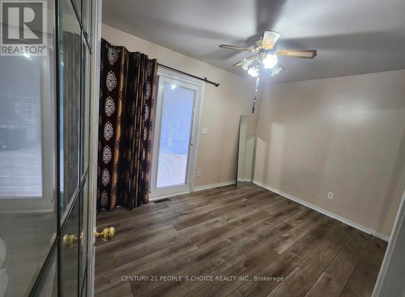 17 Seaborn Road, Brampton, Ontario  L6V 2B8 - Photo 4 - W12967886