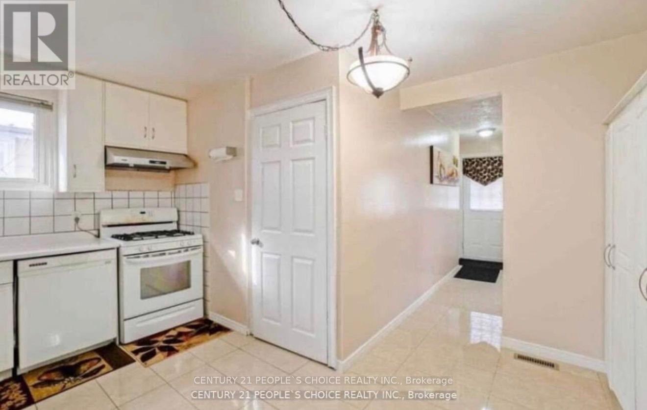 17 Seaborn Road, Brampton, Ontario  L6V 2B8 - Photo 9 - W12967886