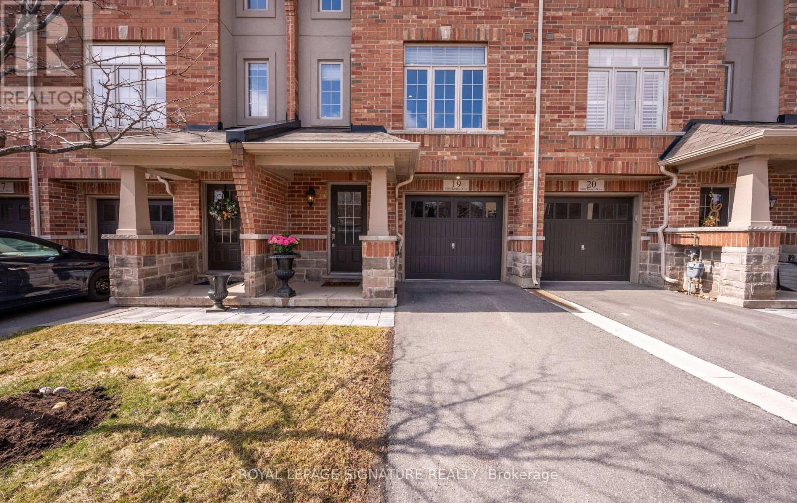 19 - 5988 Turney Drive, Mississauga, Ontario  L5M 0S5 - Photo 3 - W12967916
