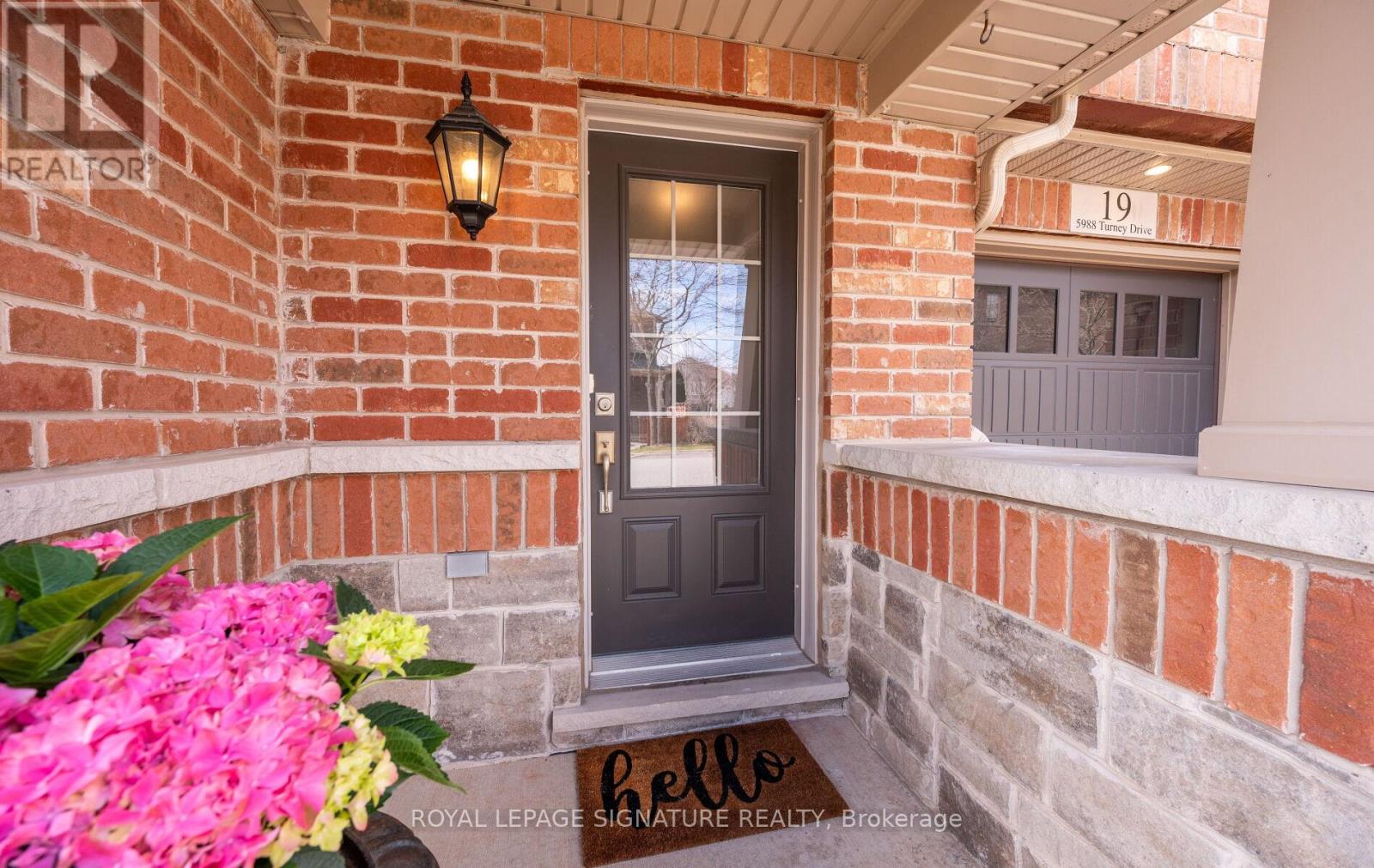 19 - 5988 Turney Drive, Mississauga, Ontario  L5M 0S5 - Photo 4 - W12967916