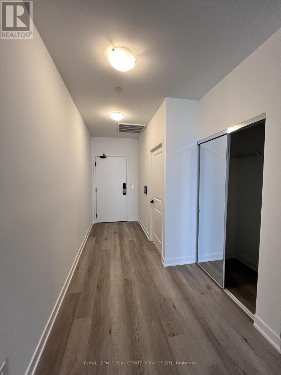 408 - 2075 Lakeshore Road, Burlington, Ontario  L7R 1E2 - Photo 3 - W12967978