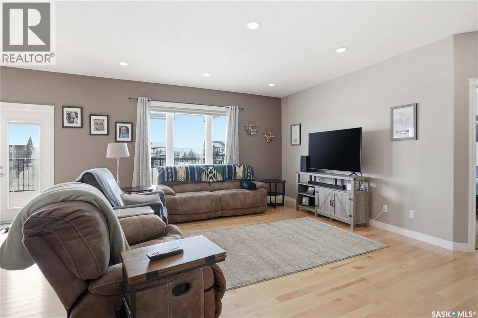 234 Greenfield Crescent, Saskatoon, Saskatchewan  S7R 0B6 - Photo 4 - SK032304