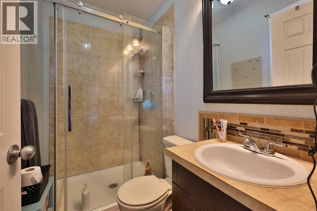 182 S 3 Street E, Magrath, Alberta  T0K 1J0 - Photo 30 - A2288069