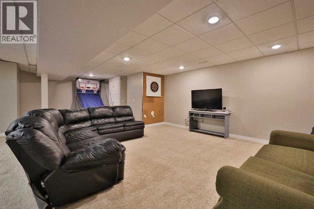 182 S 3 Street E, Magrath, Alberta  T0K 1J0 - Photo 35 - A2288069