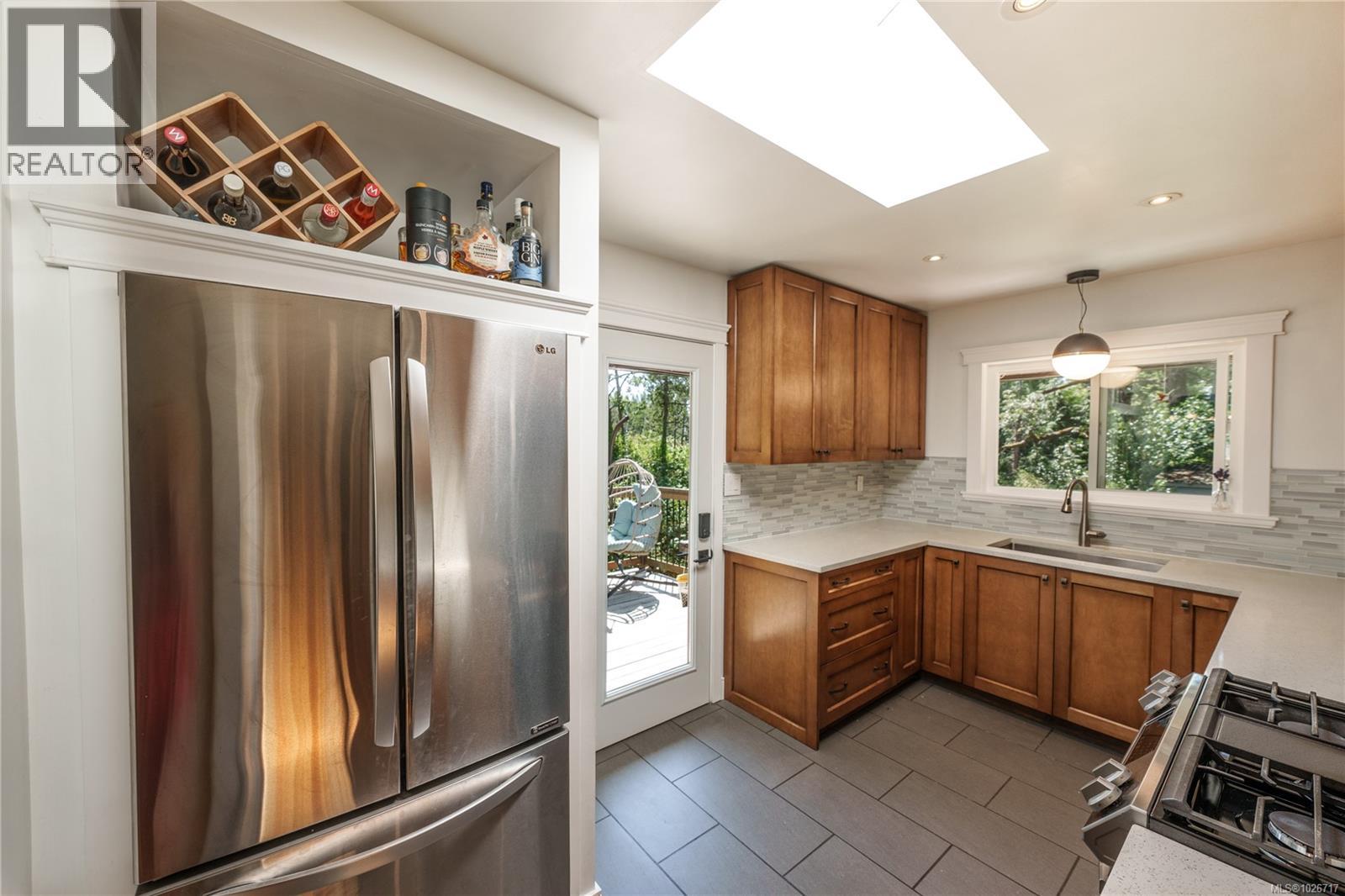 1299 Camrose Cres, Saanich, British Columbia