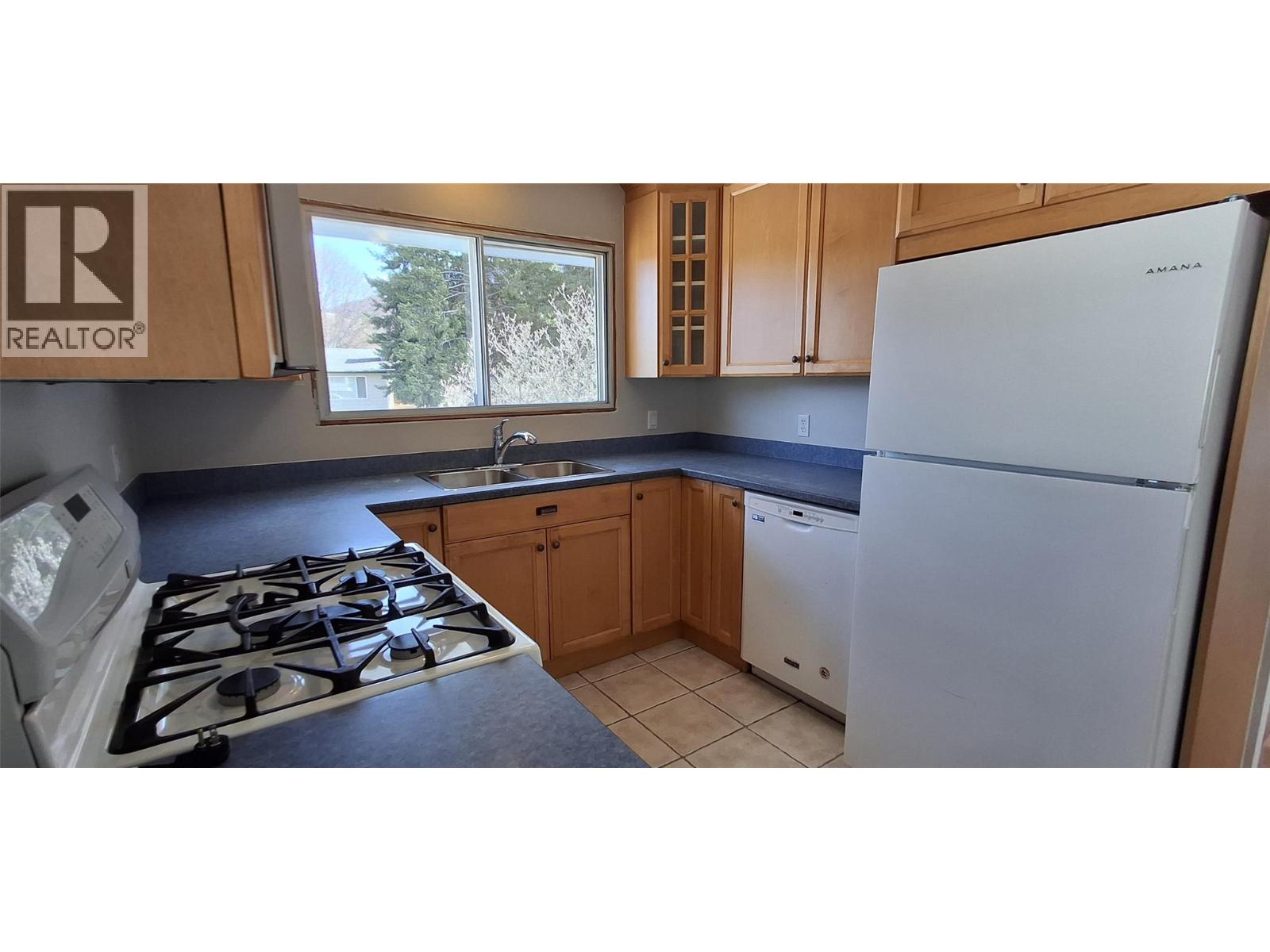 338 Beach Drive, Chase, British Columbia  V0E 1M0 - Photo 6 - 10381934